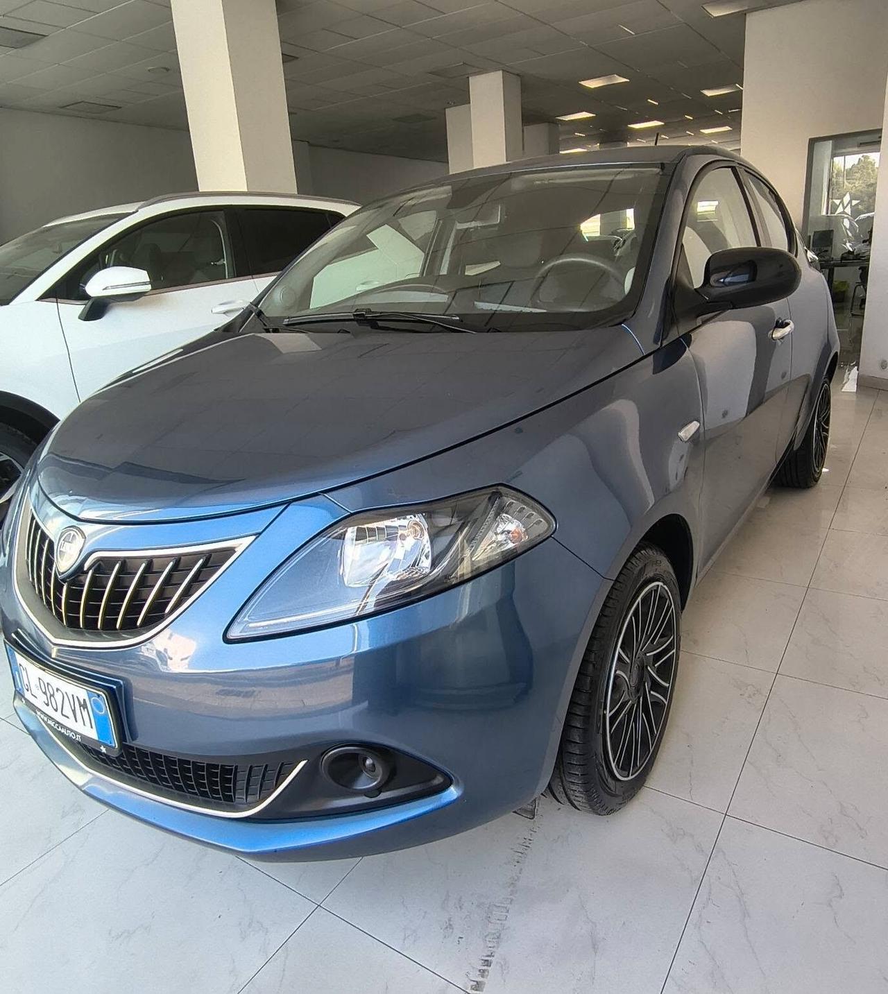 Lancia Ypsilon 1.0 FireFly 5 porte S&S Hybrid Silver Plus