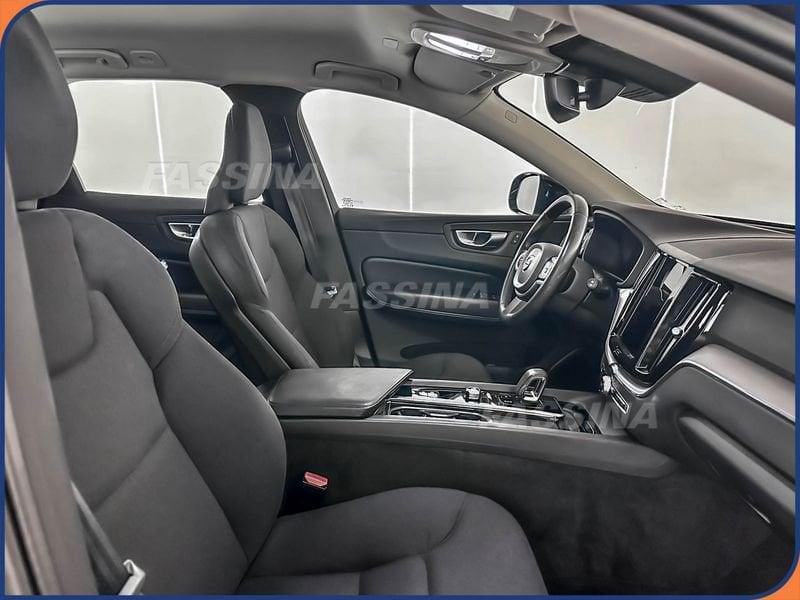 Volvo XC60 B4 D automatico Momentum Pro
