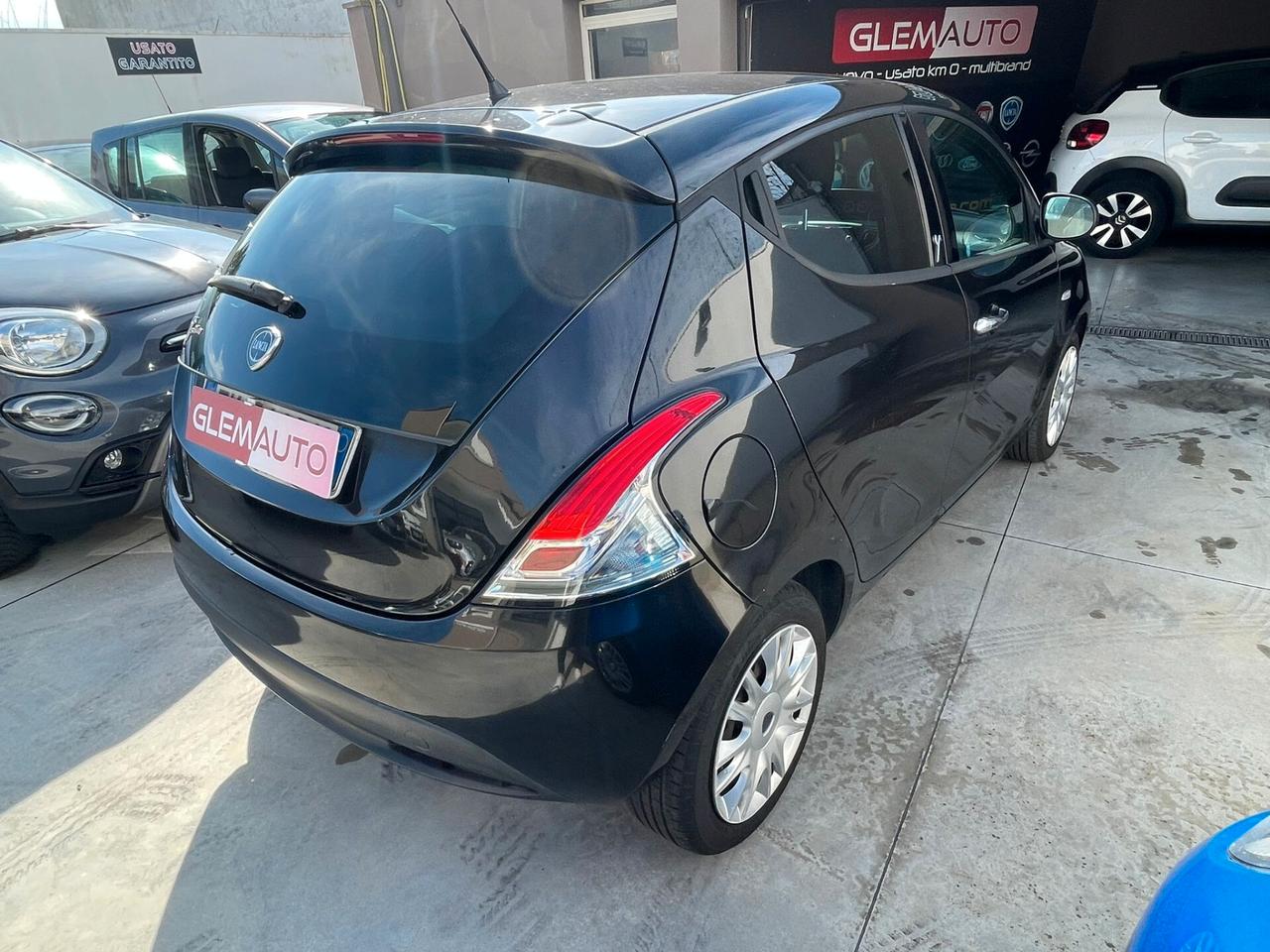 Lancia Ypsilon 0.9 TwinAir 85 CV 5 porte S&S Gold