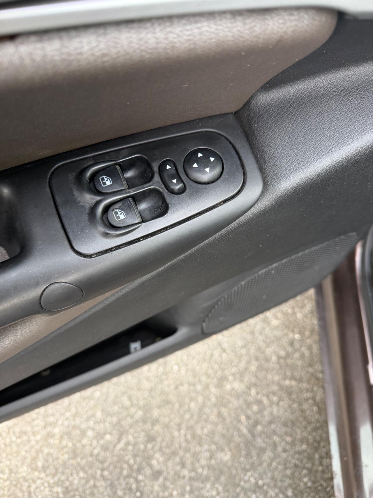 Lancia Ypsilon 1.4 Platino Ecochic GPL