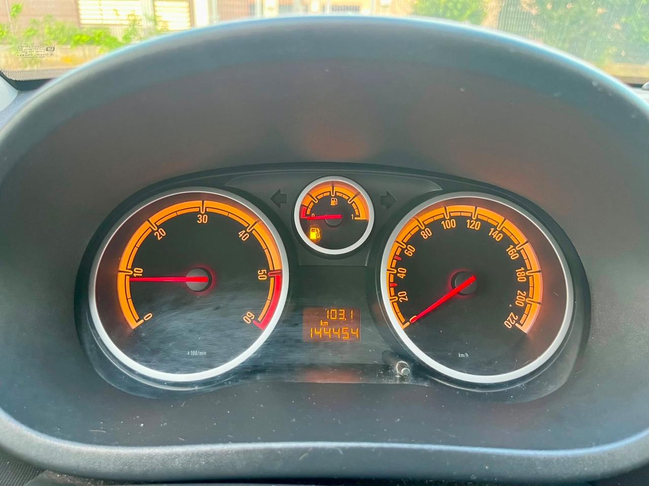 Opel Corsa 1.3cdti 2012 144.000km per neopatentati