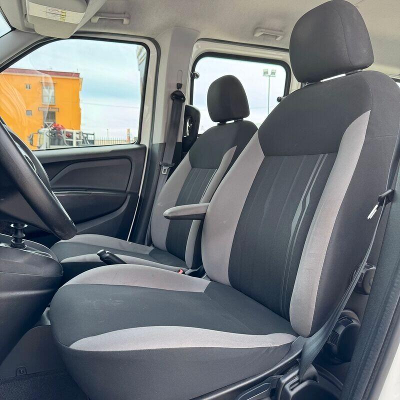 FIAT DOBLO' MAXI 1.6mjt AUTOCARRO 5 POSTI 2021