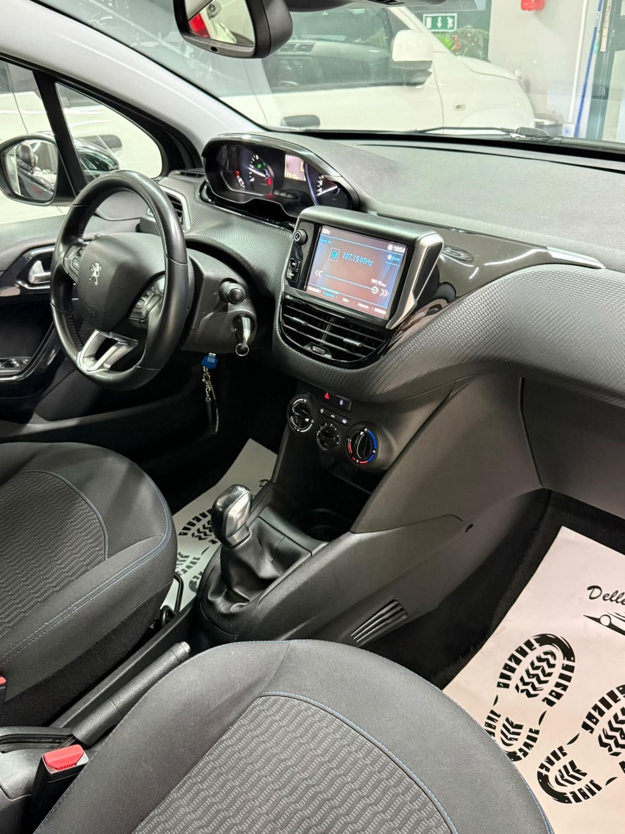 Peugeot 208 BlueHDi 100 S&S 5 porte Signature