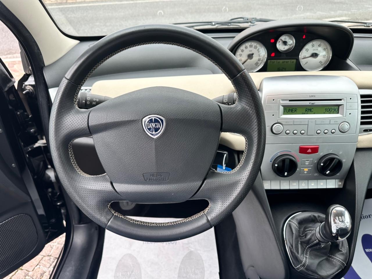 Lancia Ypsilon 1.4Bz 95Cv MomoDesign -Neopatentati