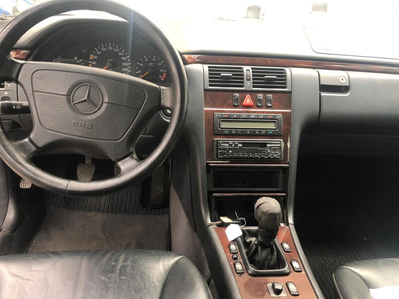 Mercedes-benz E 200 E 200 cat Classic/ COMMERCIANTI