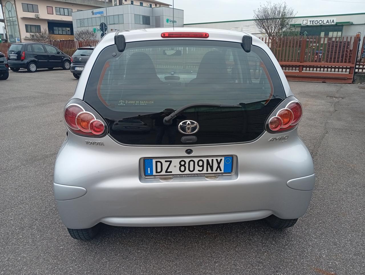 Toyota Aygo 1.0 12V VVT-i 5 porte NEOPATENTATI OK