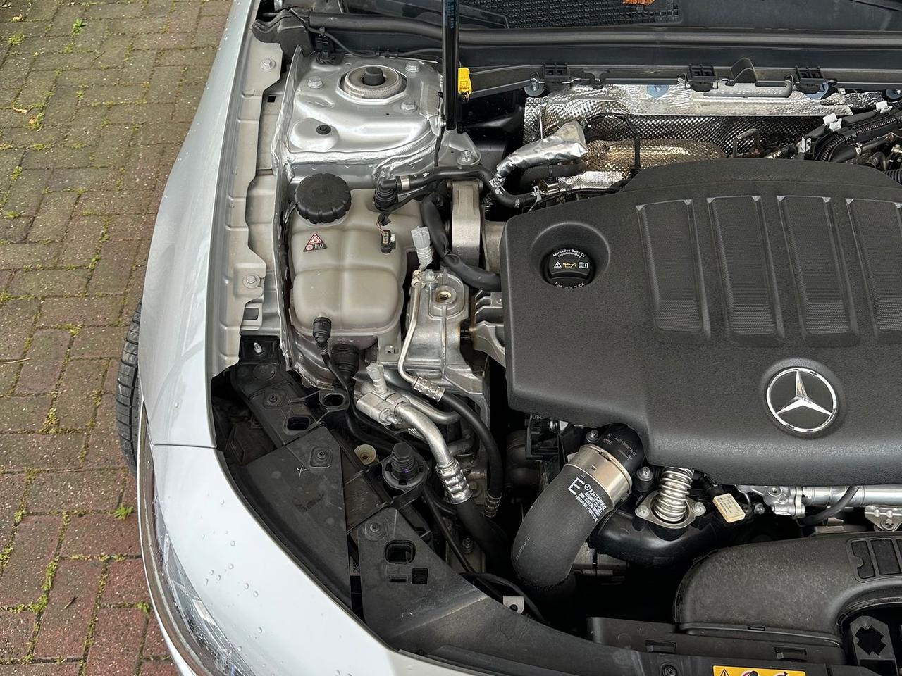 Mercedes-Benz CLA 180 Sport CLA 180 D