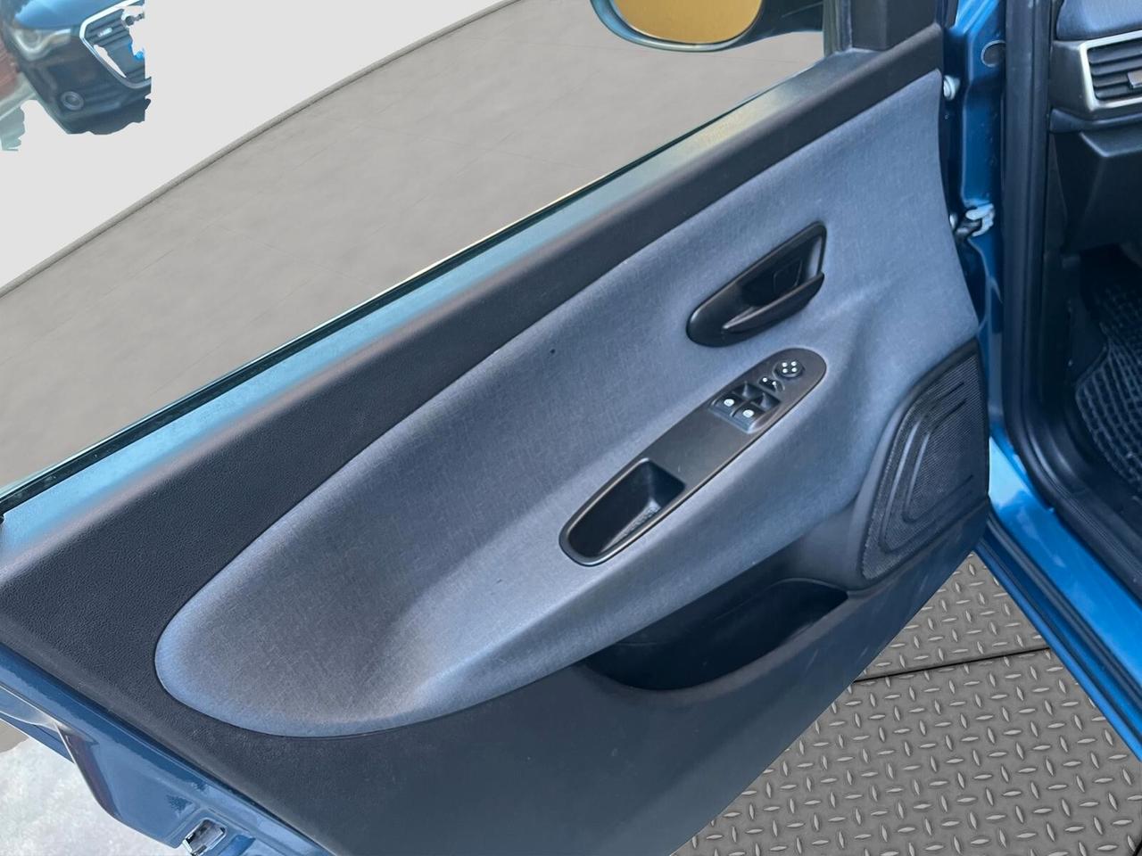 Lancia Ypsilon 1.0 FireFly 5 porte S&S Hybrid Gold