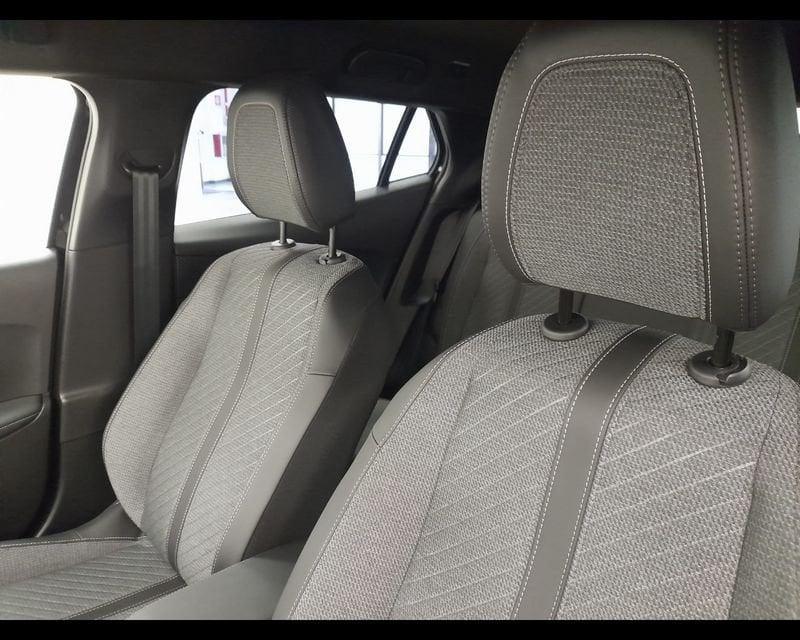 Peugeot 2008 II 2023 1.2 hybrid Allure 145cv e-dcs6