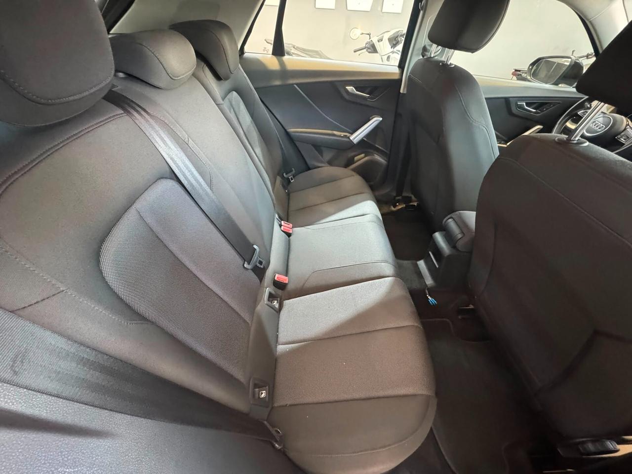 Audi Q2 40 TFSI quattro S tronic Business