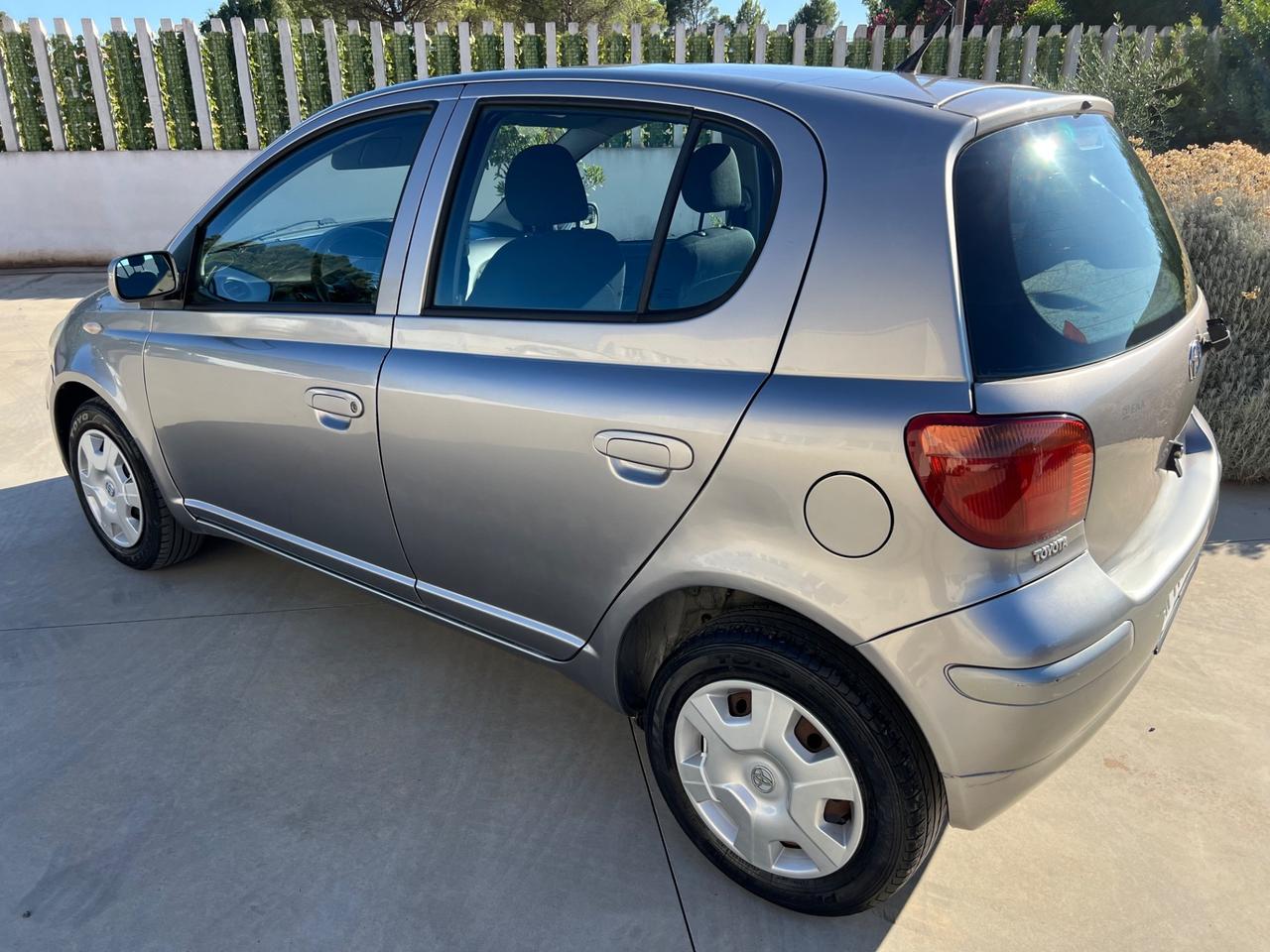 Toyota Yaris 1.0i 16V cat 5 porte Sol