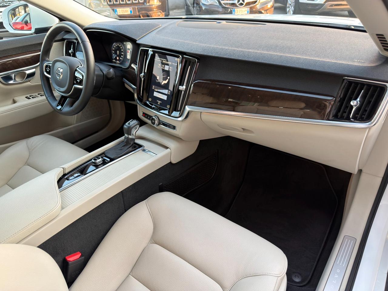 Volvo S90 D5 AWD Geartronic Momentum