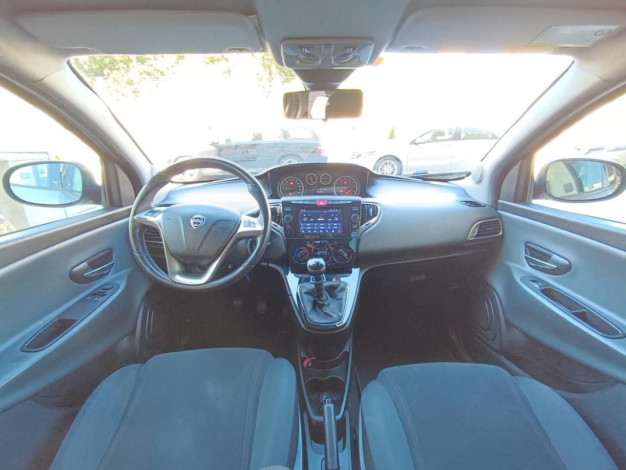 Lancia Ypsilon 1.2 69 CV 5 porte S&S Gold