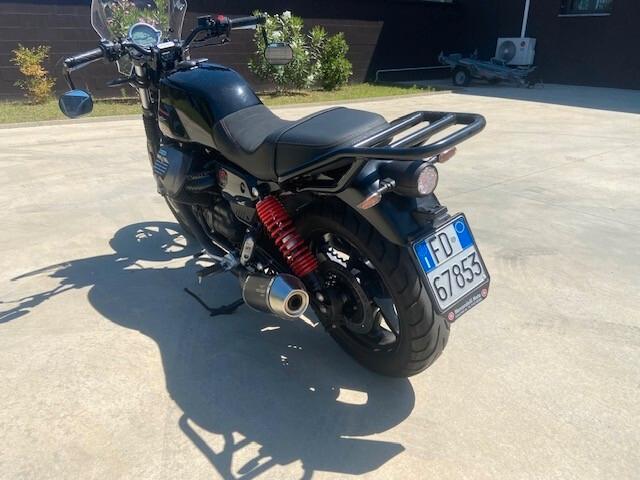 Moto Guzzi V7 IV STONE " SPECIAL EDITION" 2023 KM 10.000