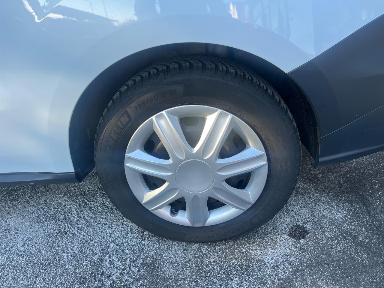 Ford Transit Courier 1.5 TDCI 75 CV-solo km 81000-