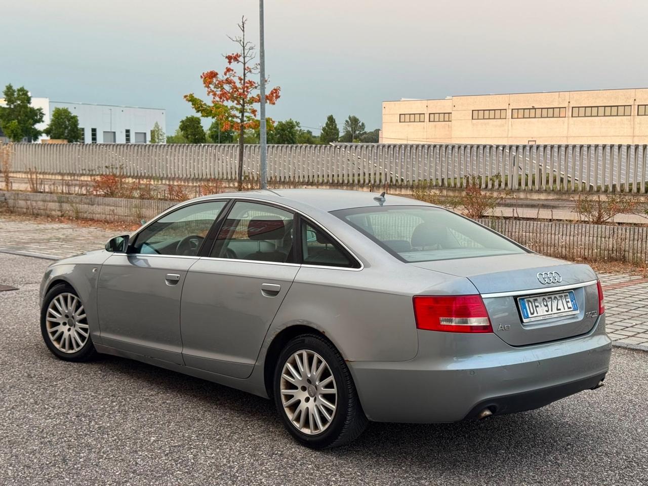 Audi A6 3.0 V6 TDI F.AP. quattro(Soffietto/sospensione destra con problemi )