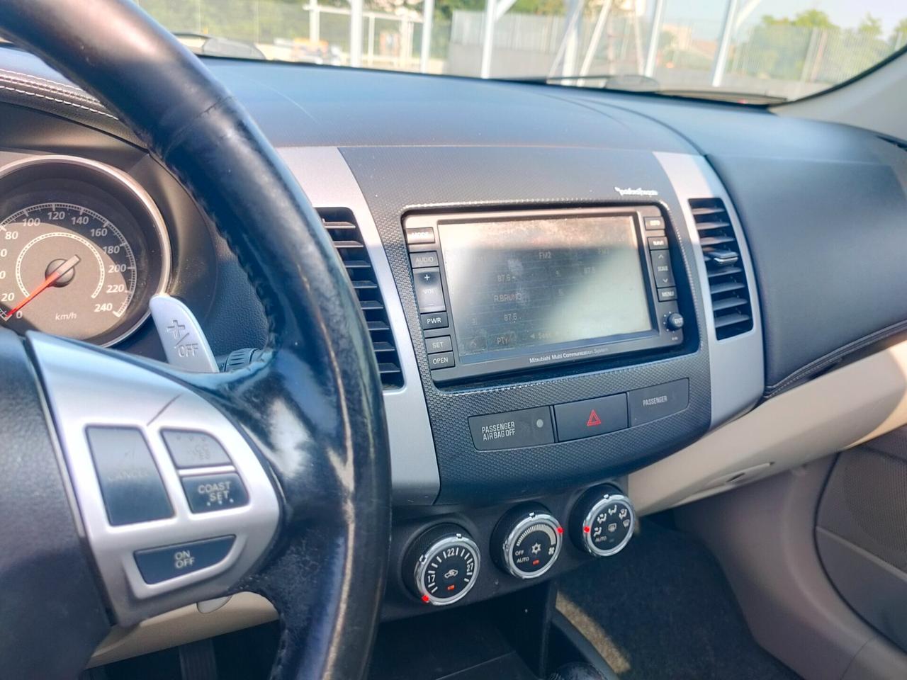 Mitsubishi Outlander 2.2 DI-D TC-SST Instyle DPF 7p