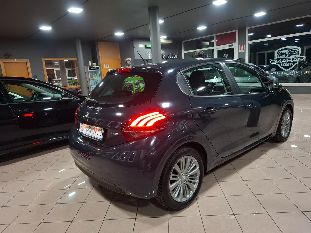 Peugeot 208 1.2 benzina NEOPATENTATO
