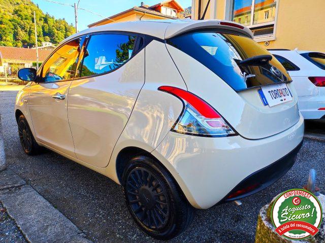 LANCIA Ypsilon 1.0 FireFly 5P Hybrid Ecochic Silver