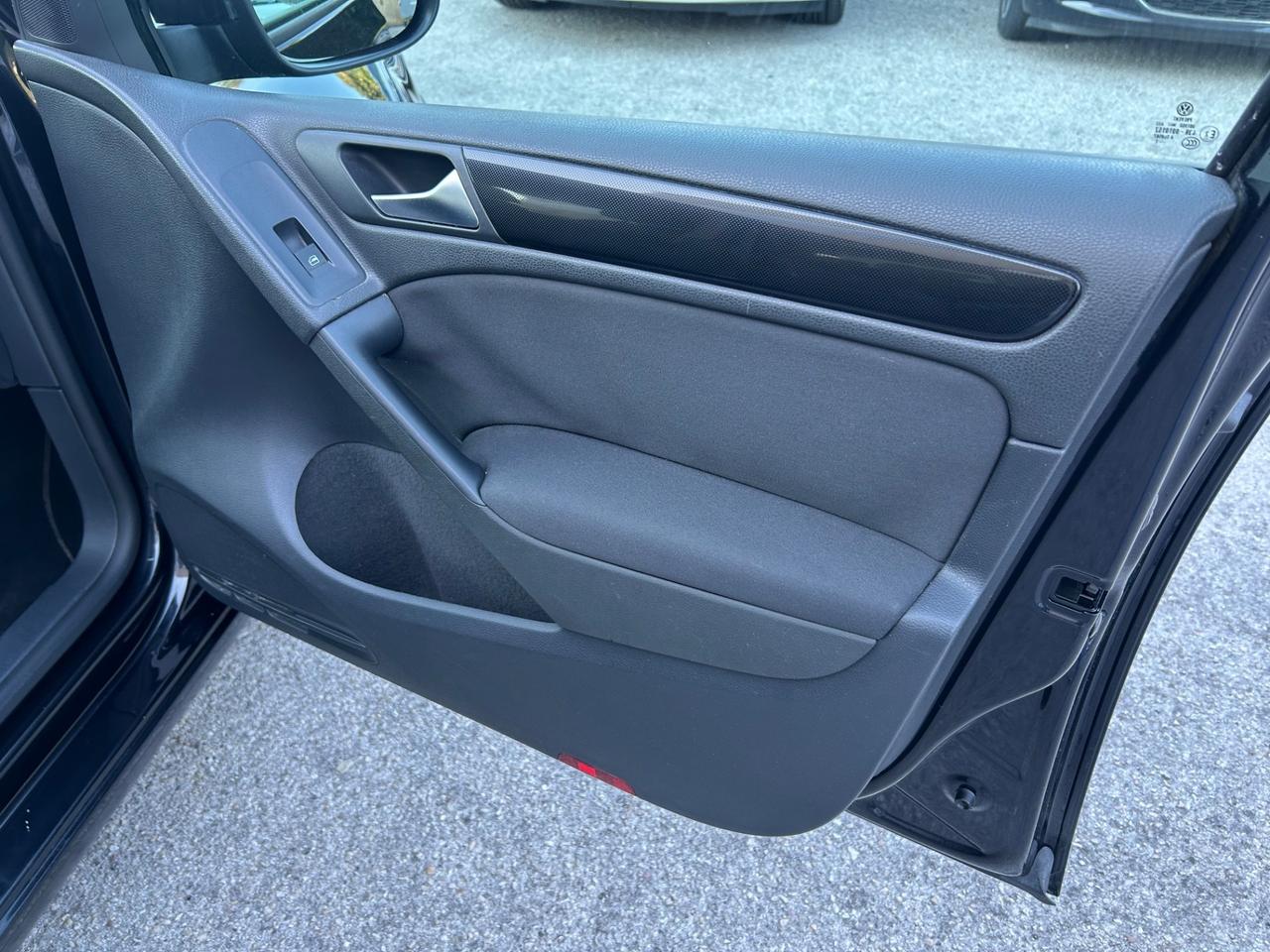 Volkswagen Golf 1.6 TDI DPF 5p