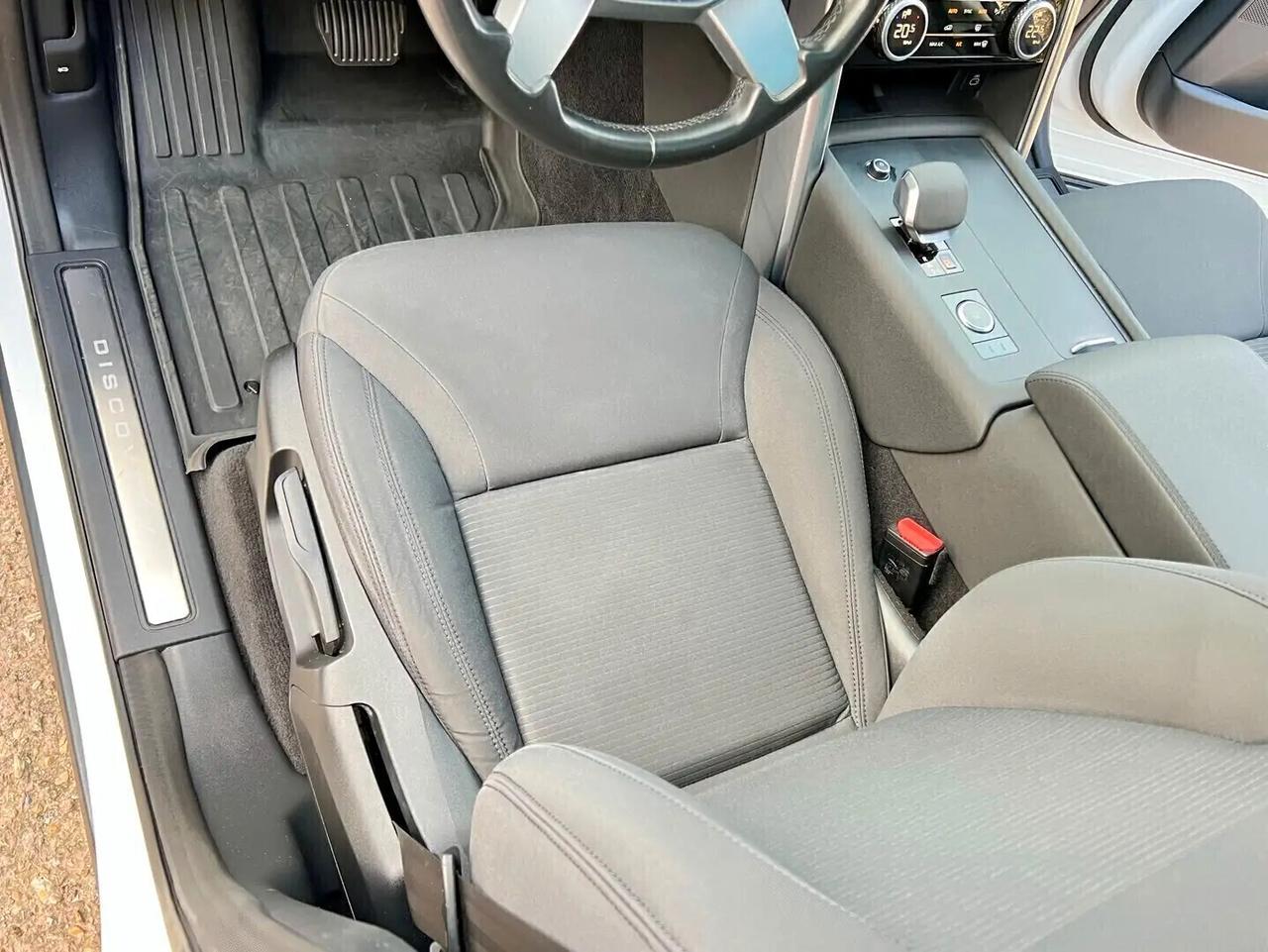 Land Rover Discovery 5 3.0 D I6 MHEV 250cv E6 aut.8 AWD 7 Posti