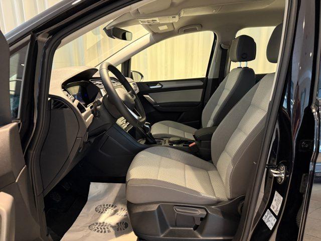VOLKSWAGEN Touran 1.5 TSI Business Navi App Connect DAB+