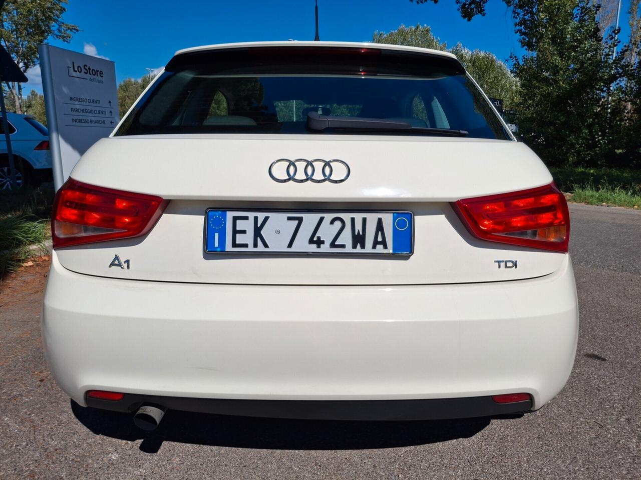 Audi A1 1.6 TDI Attraction-DIESEL-