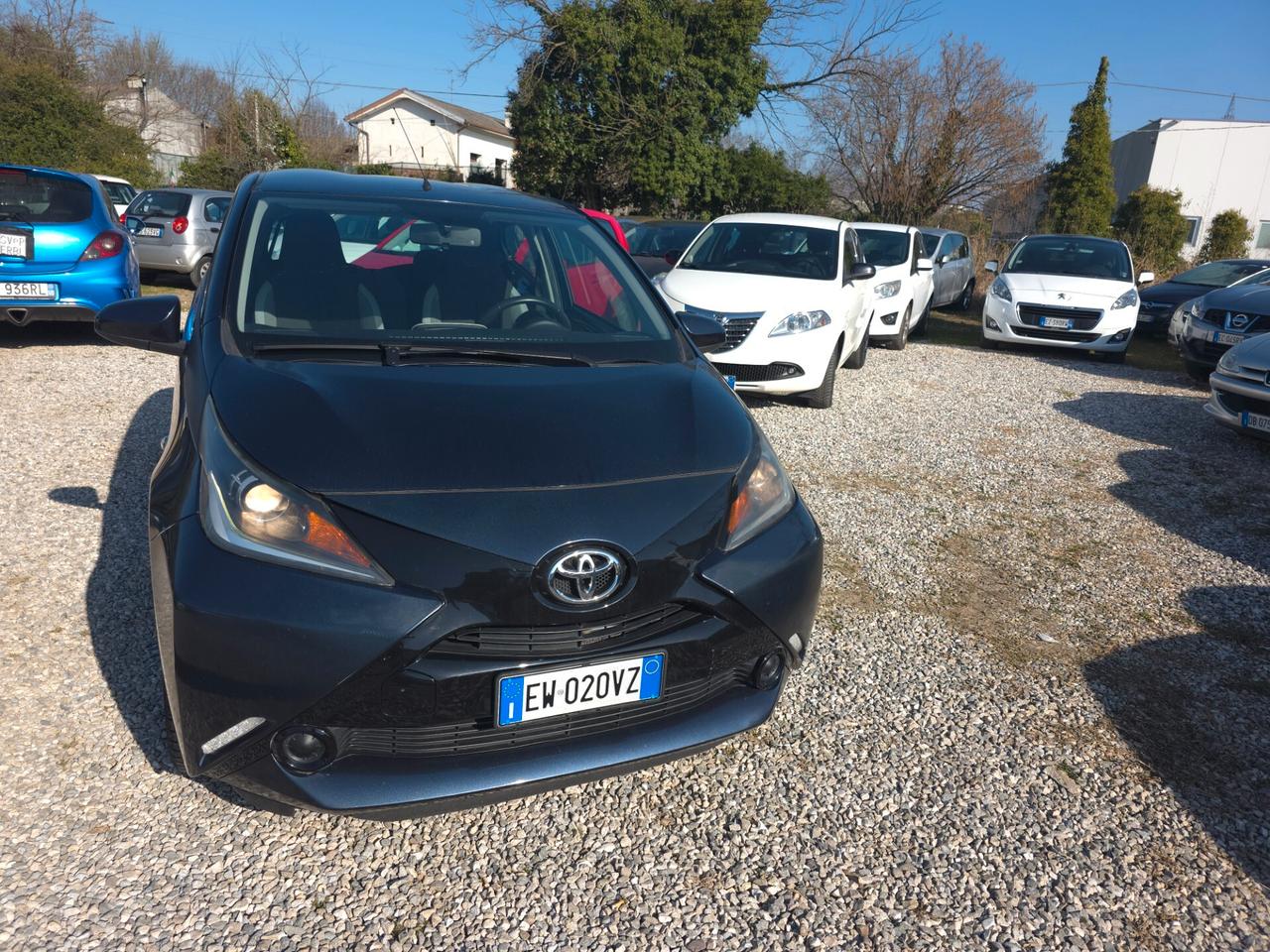 Toyota Aygo 1.0 VVT-i 69 CV 5 porte x-play MMT