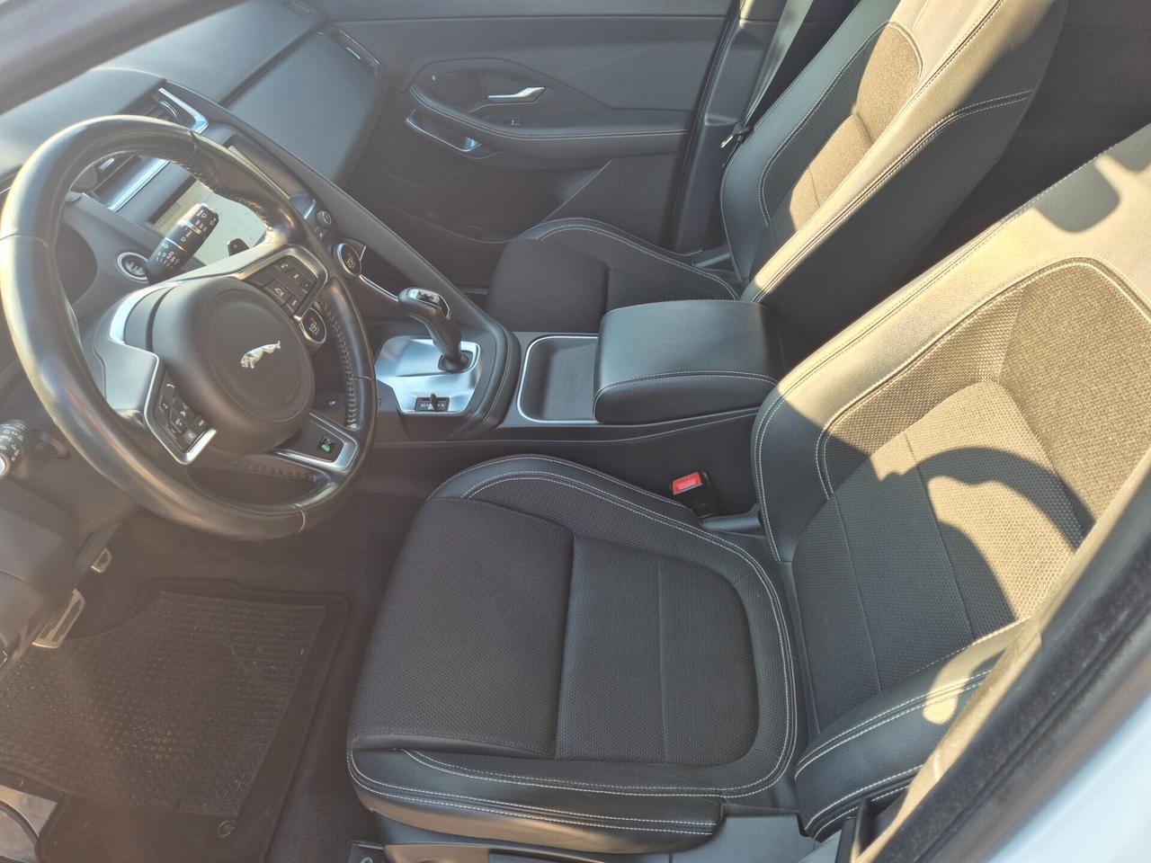 Jaguar E-Pace 2.0D 180 CV AWD R-Dynamic 52000 Km Motore