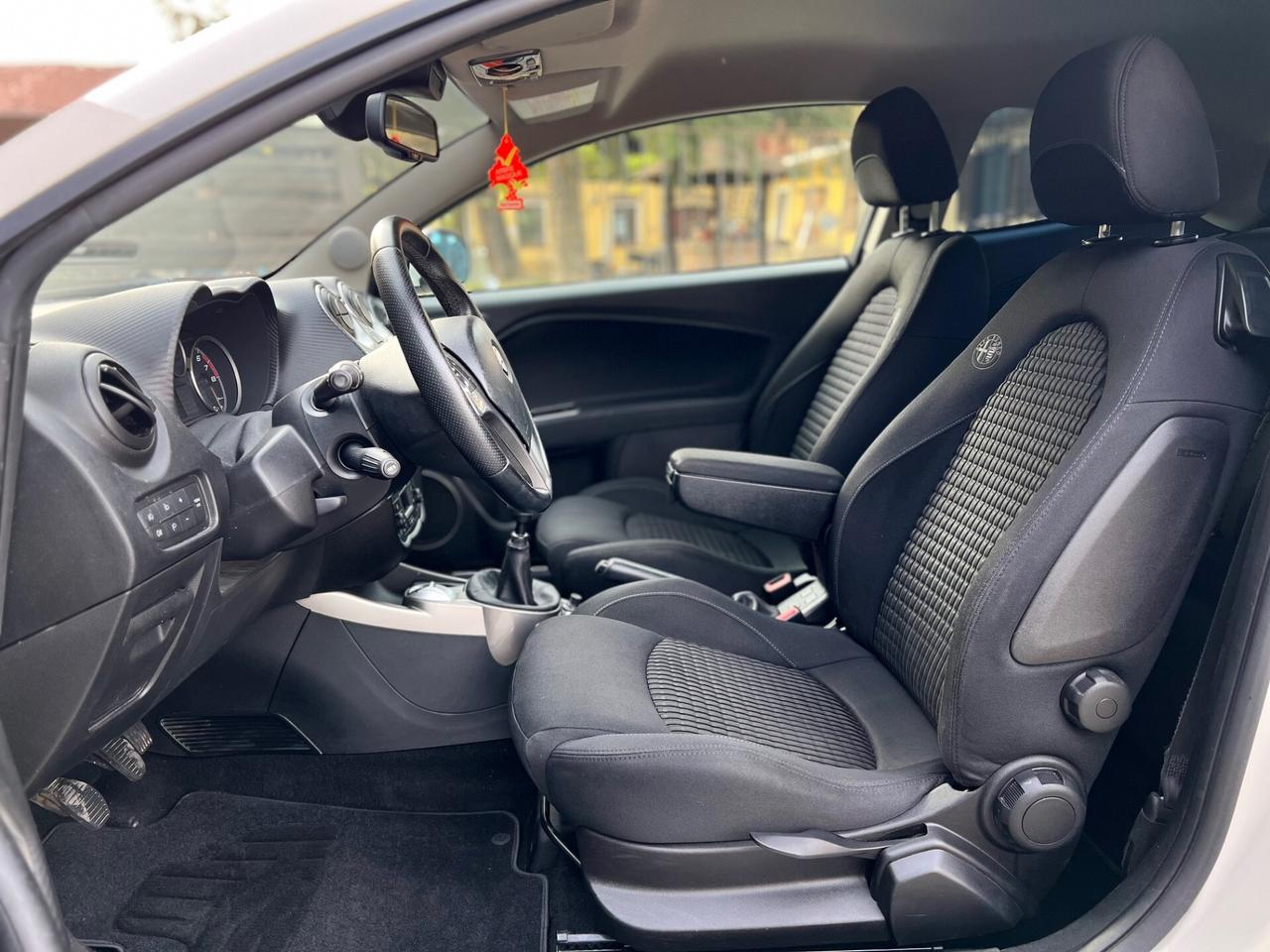 Alfa Romeo MiTo 1.4 78 CV Distinctive Sport Pack