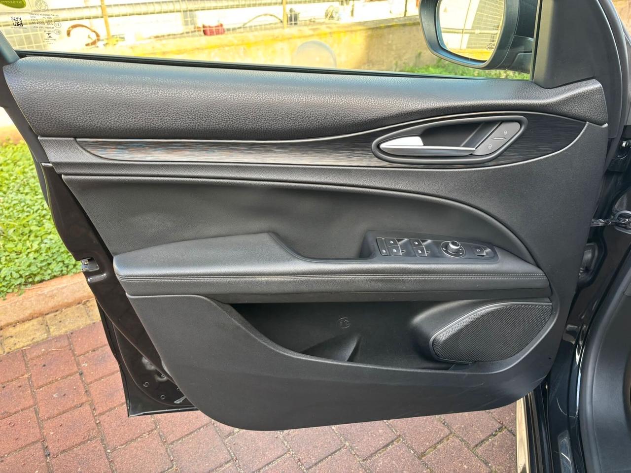 Alfa Romeo Stelvio 2.2 Turbodiesel 180 CV AT8 RWD Super