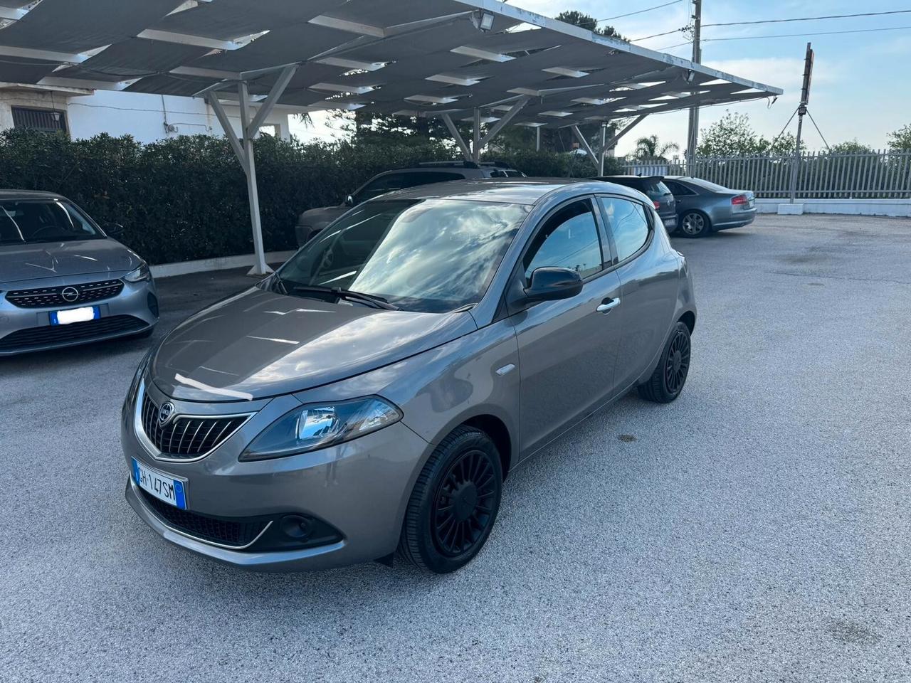 Lancia Ypsilon 1.0 FireFly 5 porte S&S Hybrid Ecochic A. Ferretti