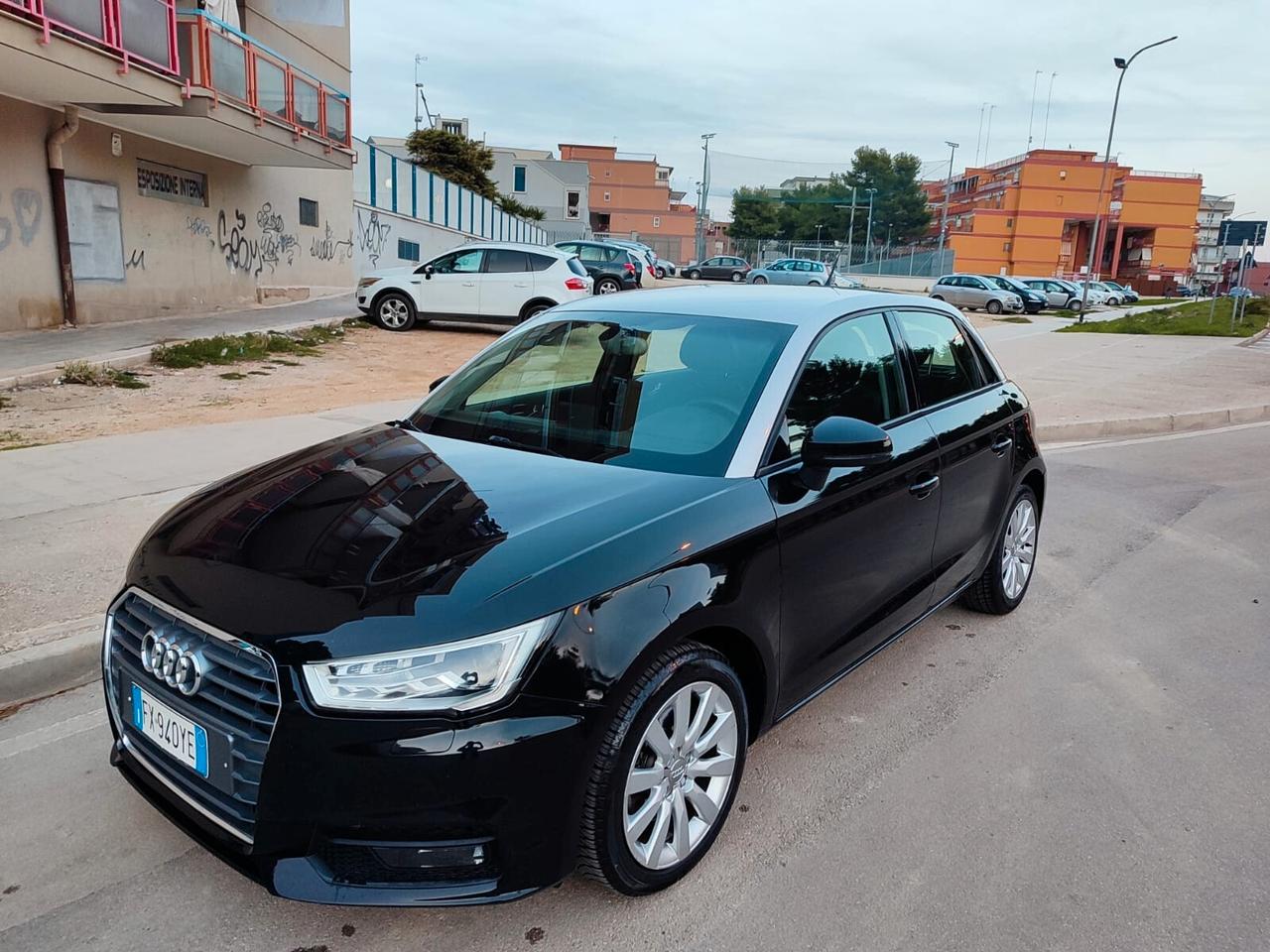 Audi A1 SPB 1.6 TDI 116 CV ( BICOLORE) SUPER PREZZO!!