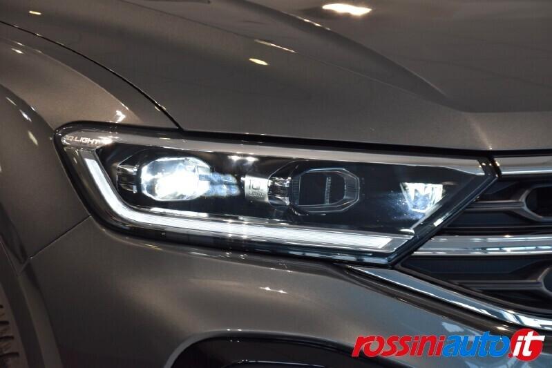 VOLKSWAGEN T-Roc 1.5 TSI 150 CV DSG R-LINE + I.Q LED + R18 NEVADA +