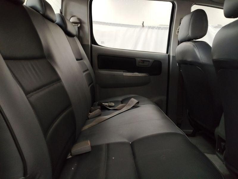 Toyota Hilux Hilux 2.5 D-4D 4WD 4p. Double Cab DLX