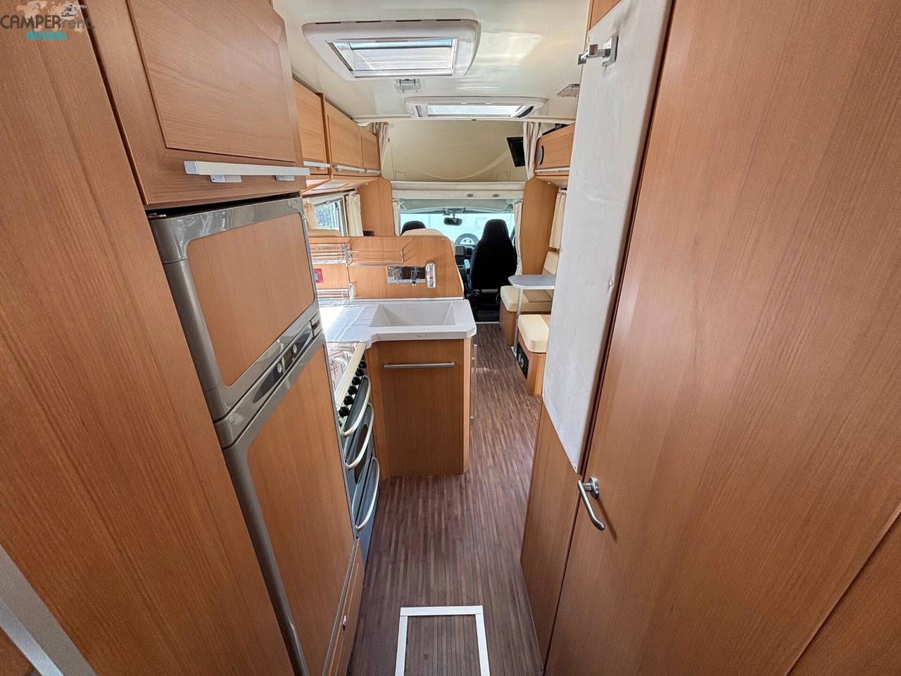 GIOTTILINE SUNNY S 210 - mansardato con doppia Dinette e letti a castello in coda
