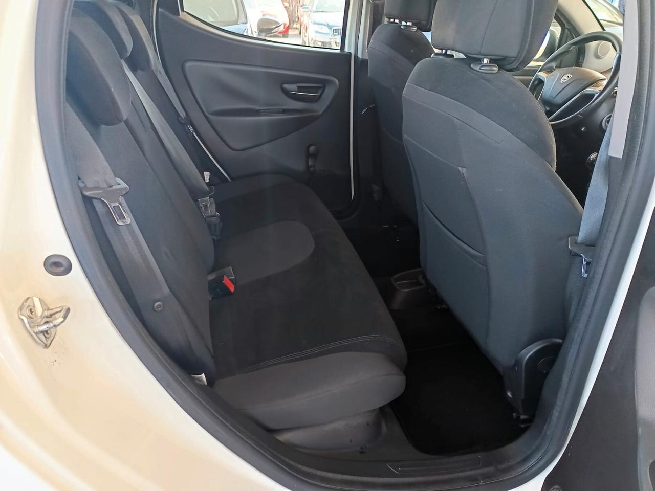 LANCIA YPSILON 2015 - 1.2 BENZINA OK NEOP. LB AUTOMOBILI