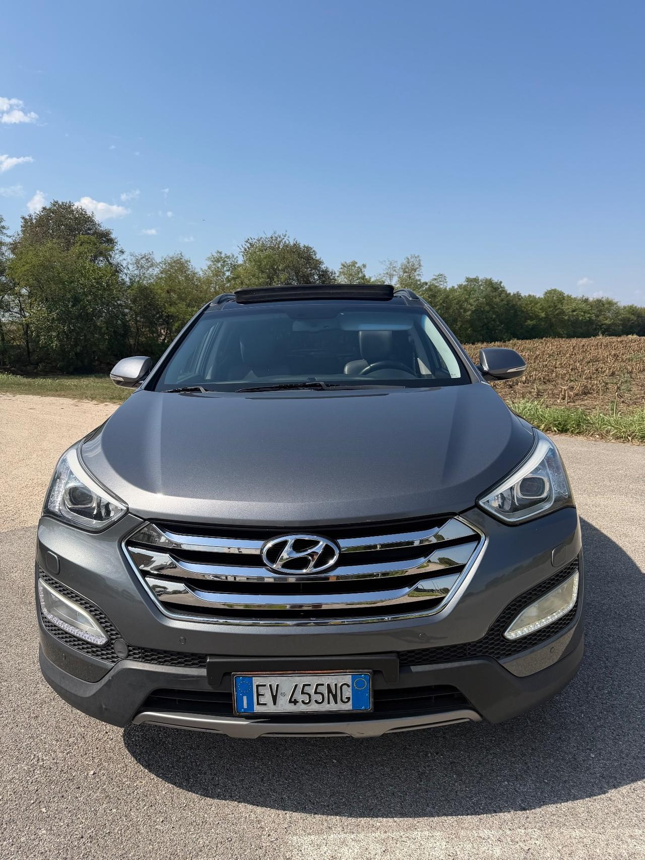 Hyundai Santa Fe .