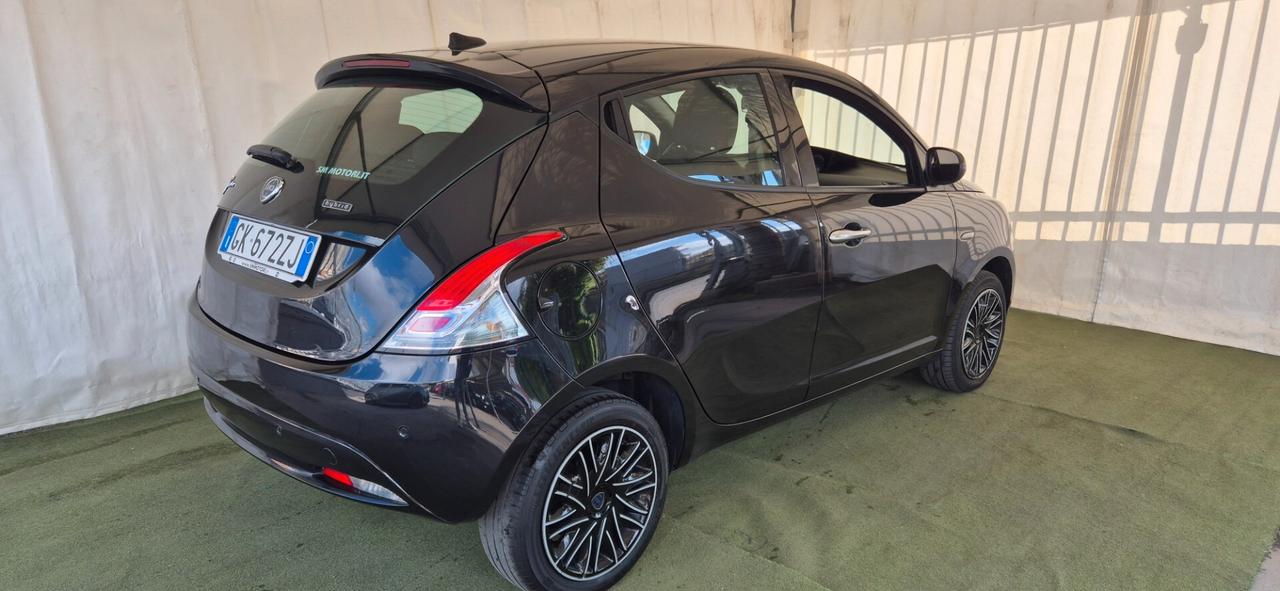 LANCIA Ypsilon 1.0 69CV BENZ/HYBRID 07/2022