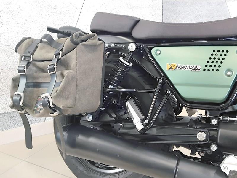 Moto Guzzi V9 Bobber Centenario