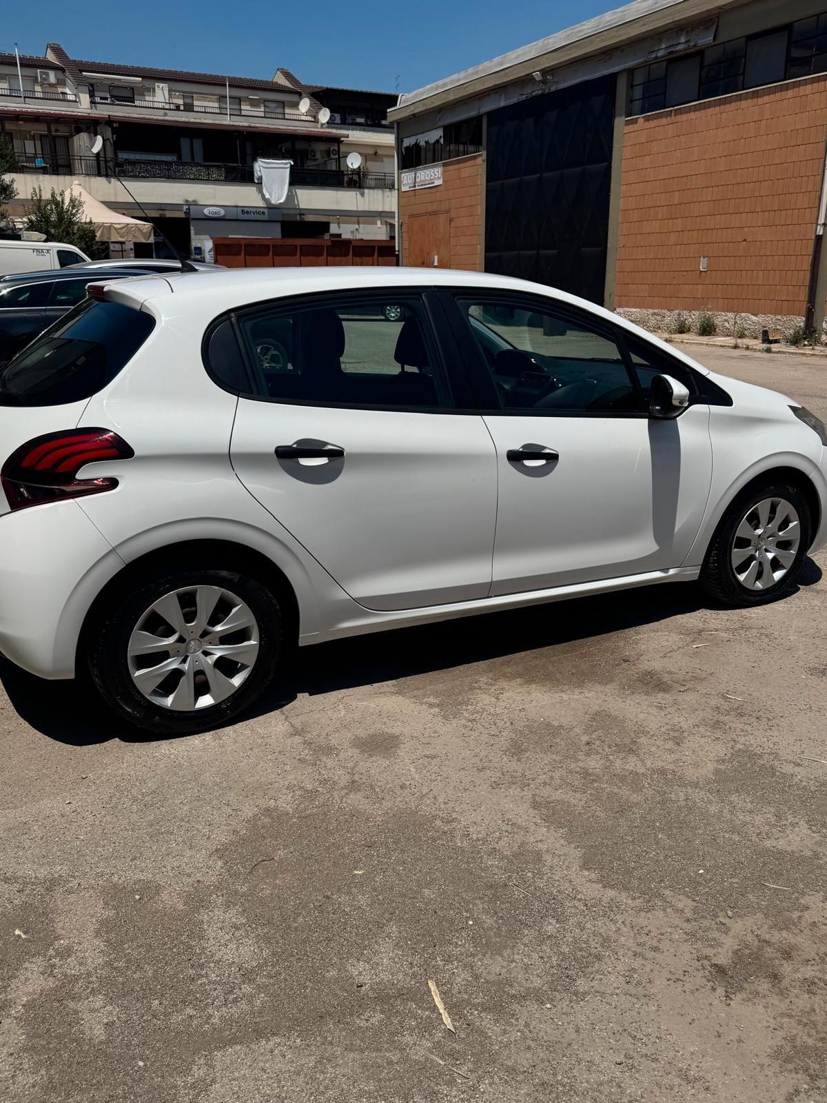 Peugeot 208 I Serie PureTech 68 5P Active