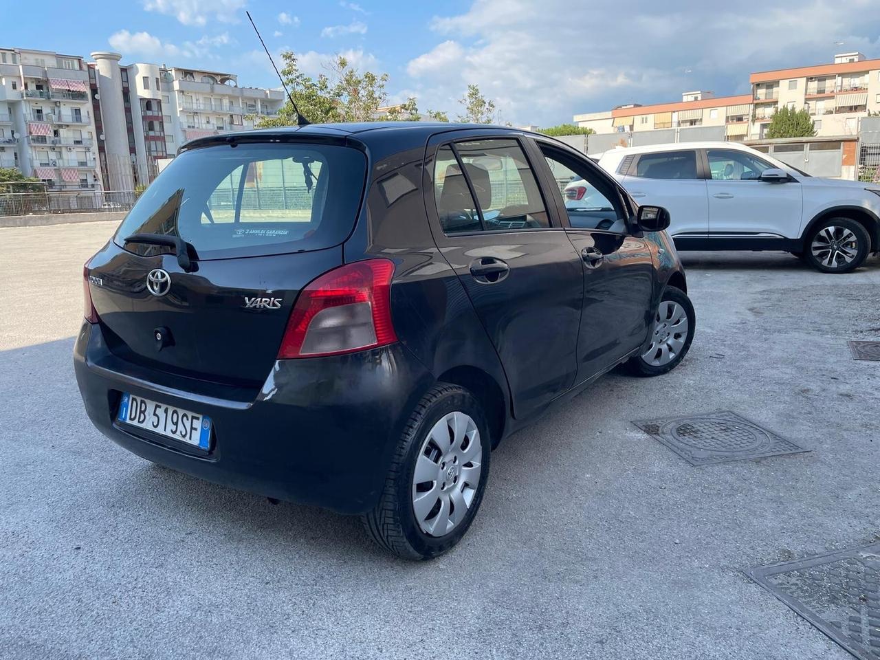 Toyota Yaris 1.0 5 porte Sol