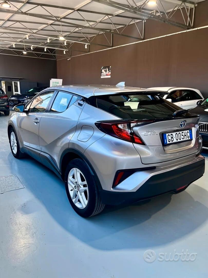 Toyota C-HR 1.8 Hybrid E-CVT Business