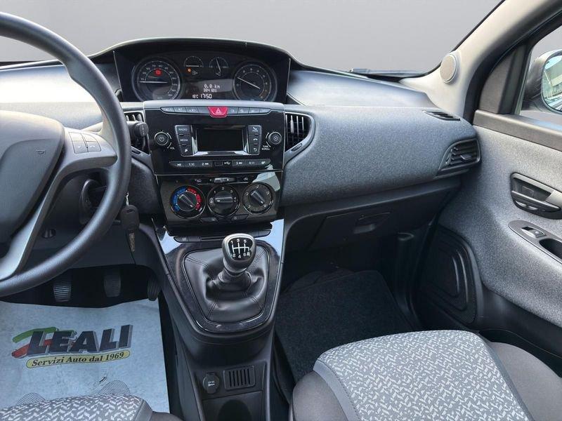 Lancia Ypsilon Ypsilon 5p 1.0 hybrid 70cv 6m Silver Plus