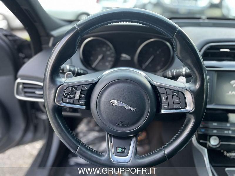Jaguar XE (X760) 2.0 D 180 CV aut. R-Sport