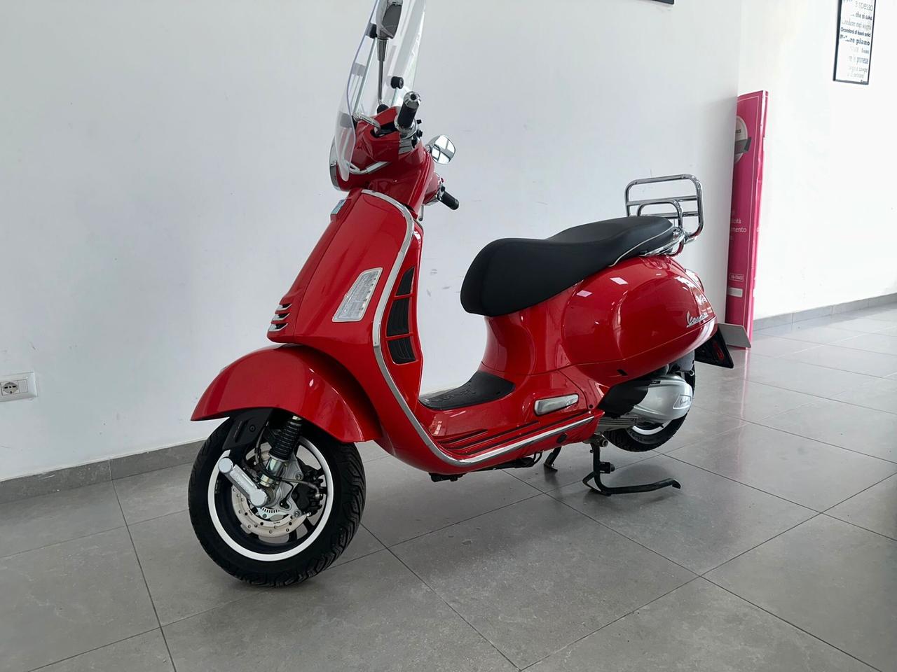 Piaggio Vespa 300 GTS hpe