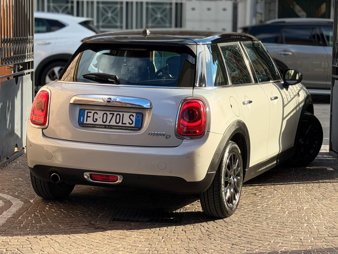 Mini 1.5 Cooper D 5 porte