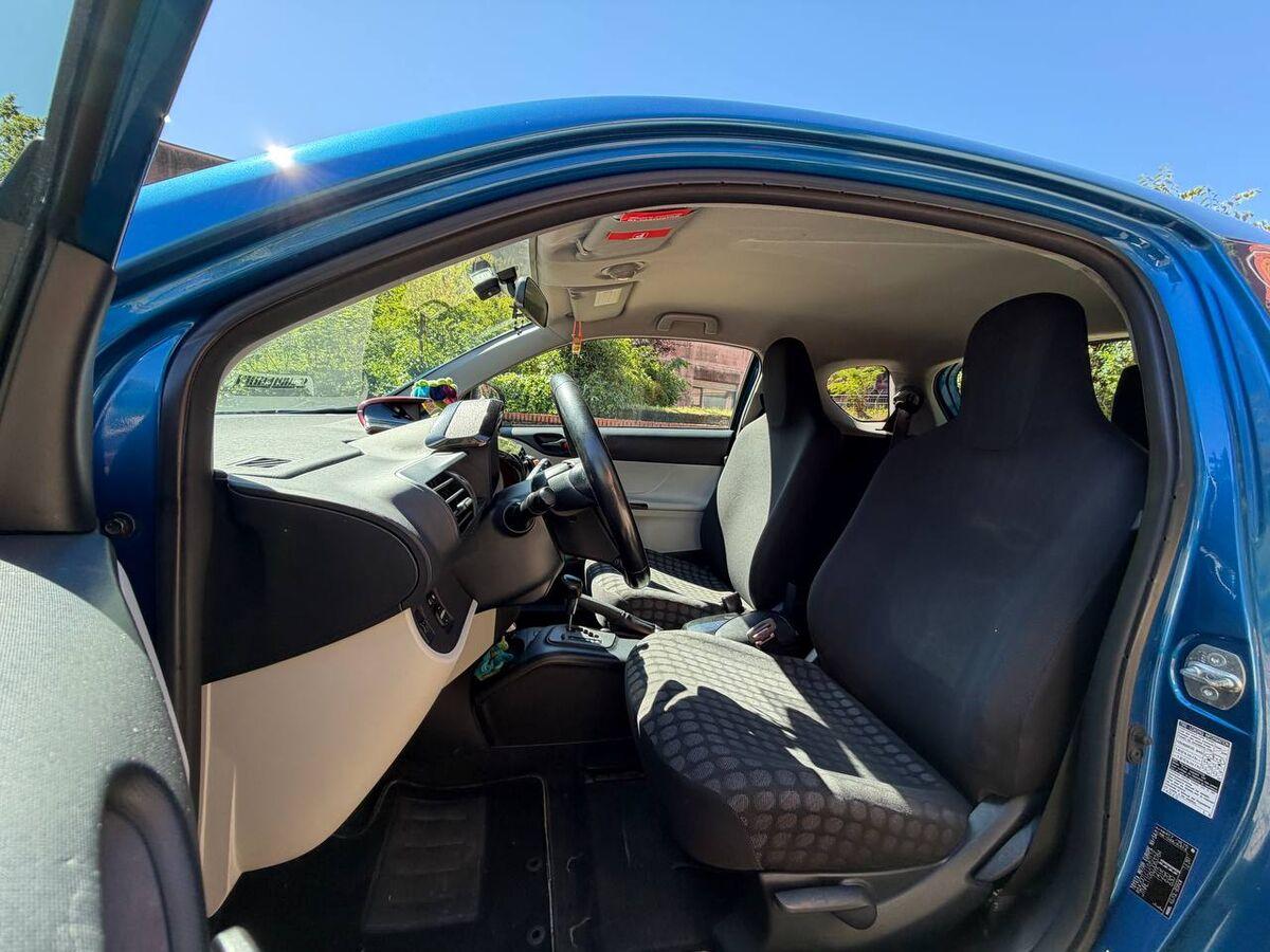 Toyota iQ 1.0 Active (sol) E5
