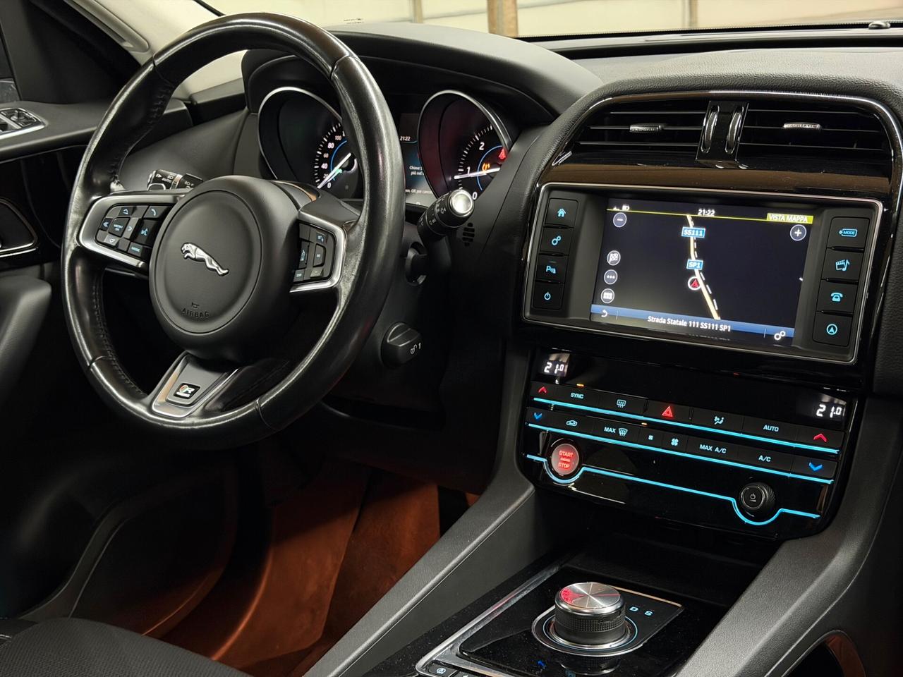 Jaguar F-Pace 240cv R-Sport - 24 MESI DI GARANZIA