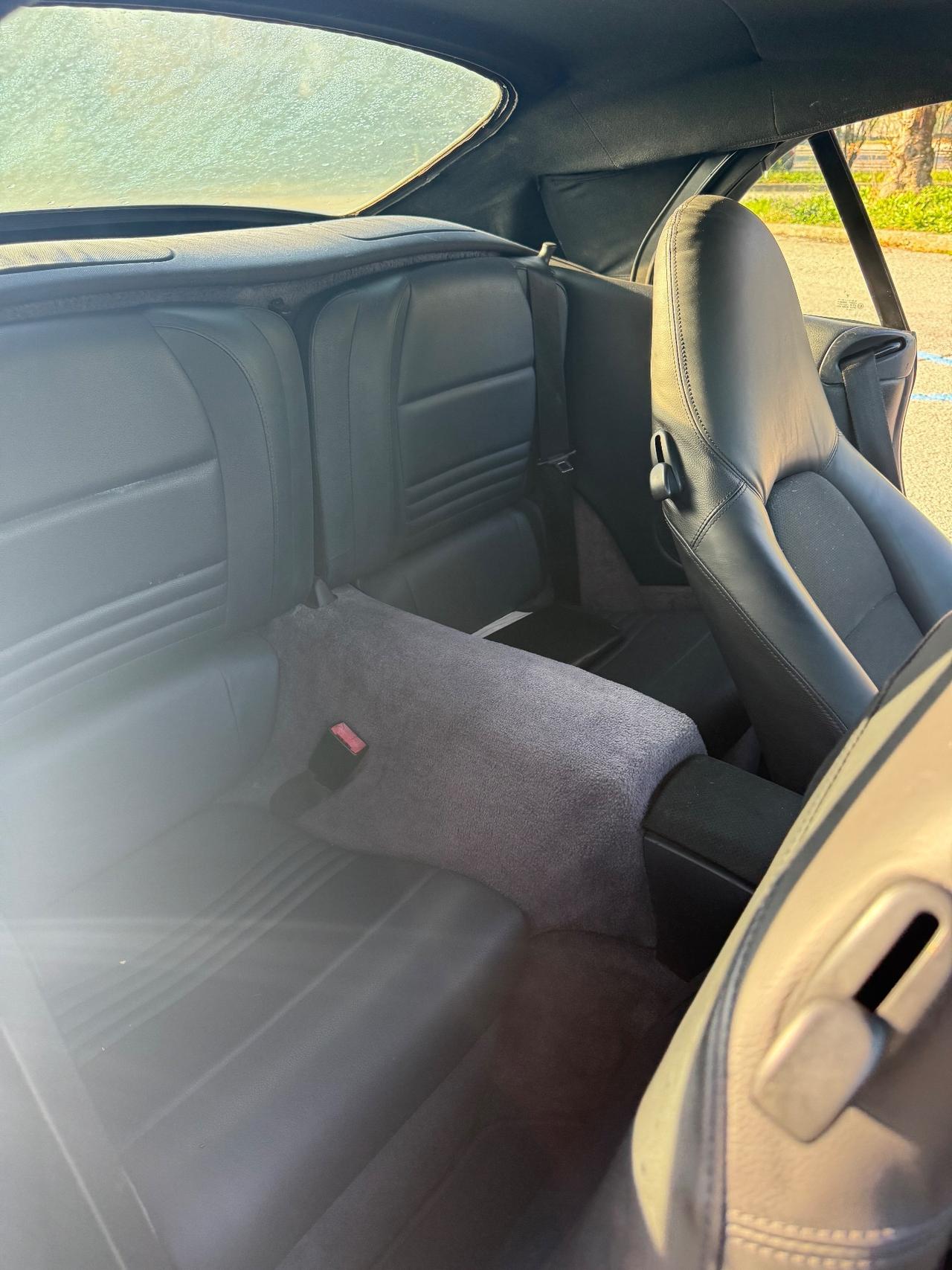 Porsche 911 Carrera Cabriolet modello 996